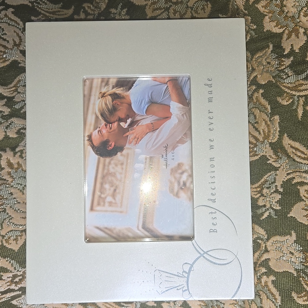 Hallmark White Photo Frame - Picture 2 of 6